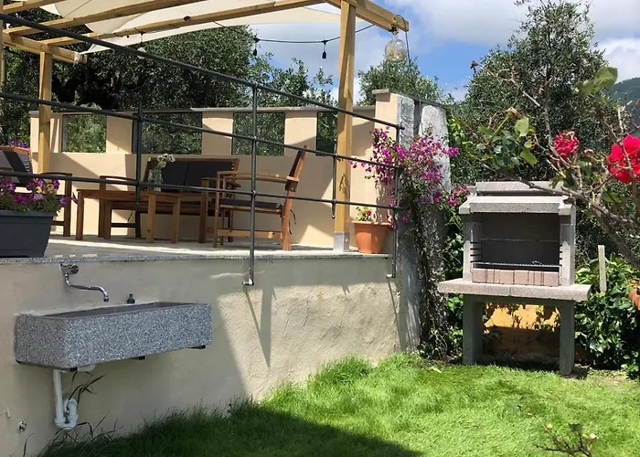 منزل ريفي Santa Giulia Seascape & Garden