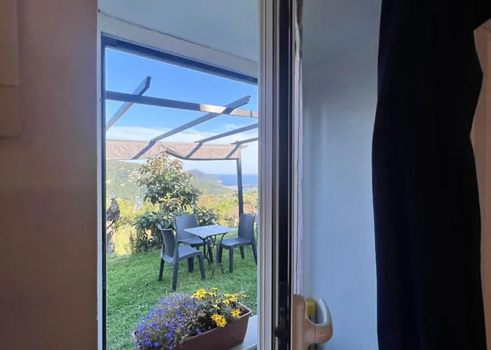 منزل ريفي Santa Giulia Seascape & Garden *