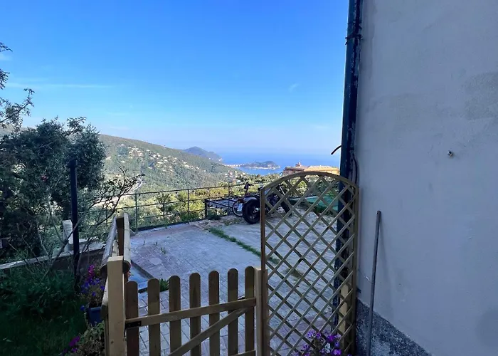 Santa Giulia Seascape&garden Casa rural